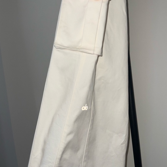 ALO Show Off Cargo Wide Leg Trouser - Picture 6 of 7